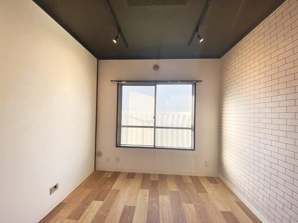 入間市上小谷田１丁目の賃貸マンションの内装