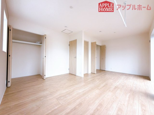 [新築住宅] 行田市谷郷 全1棟の洋室|居室は全室収納あり！たっぷりある収納活用でお部屋もキレイを保てます♪