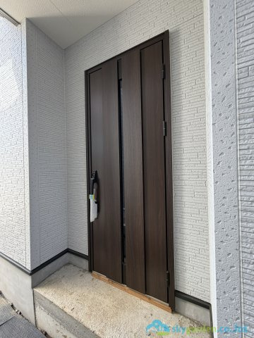 秦野市入船町　新築戸建　全3棟1号棟の玄関