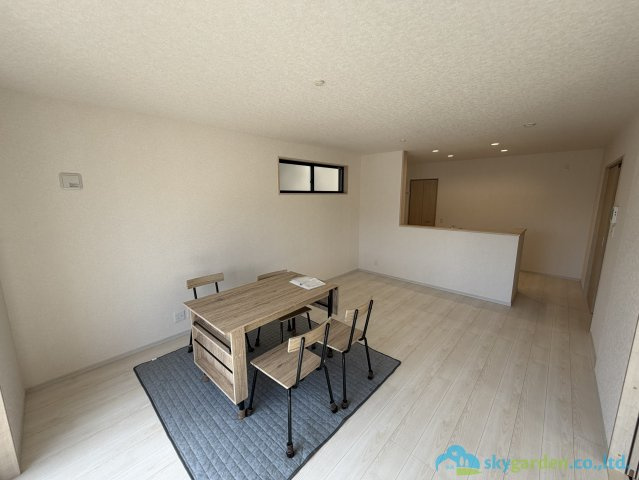 秦野市入船町　新築戸建　全3棟1号棟の居間・リビング