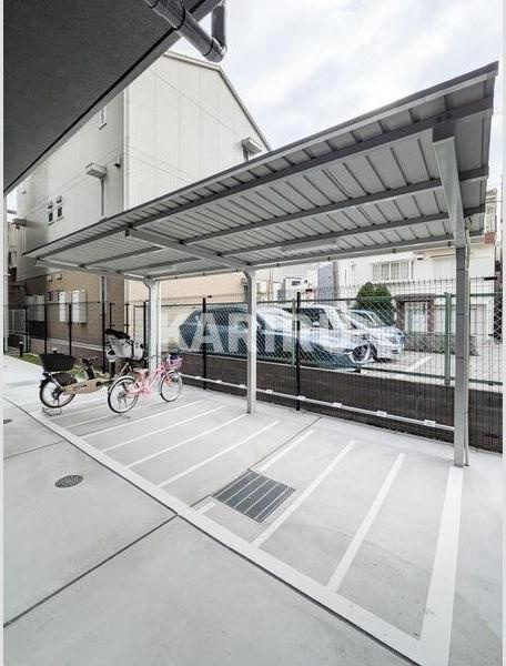 Alivis野田阪神の駐車場