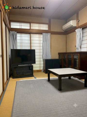 上尾市上尾下　中古戸建の居間・リビング|※こちらの画像はAIで加工した部分があります。