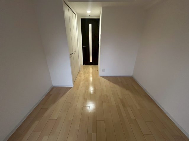 アーデンタワー本町イーストの洋室