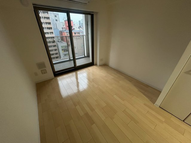 アーデンタワー本町イーストの洋室