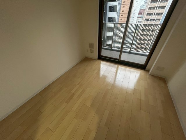 アーデンタワー本町イーストの洋室