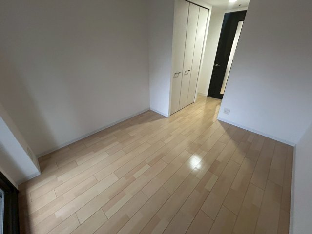 アーデンタワー本町イーストの洋室