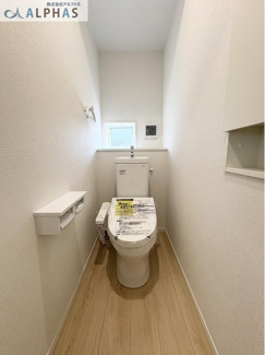 【トイレ】 | 三木市志染町東自由が丘一丁目　新築戸建 | （1号棟）
■節水型トイレで家計にもやさしい♪