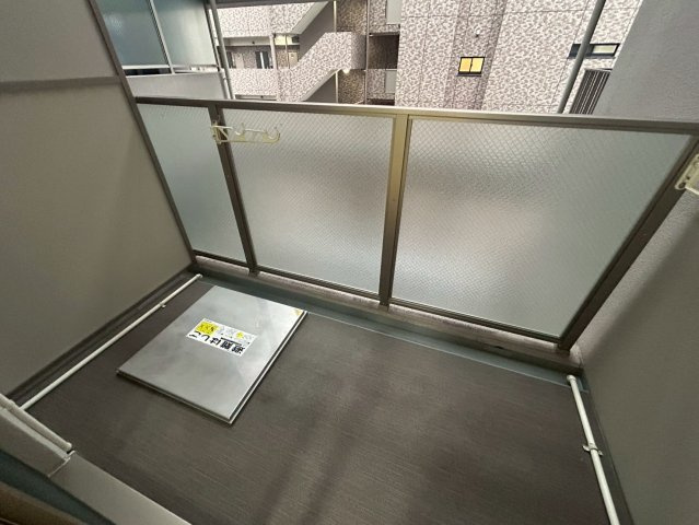 アーデンタワー本町イーストのバルコニー