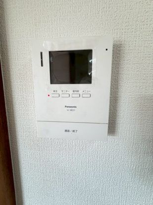 アザレアハイツ葉山のセキュリティ|同物件別号室の写真です。現況を優先とします。