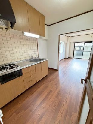 アザレアハイツ葉山のキッチン|同物件別号室の写真です。現況を優先とします。