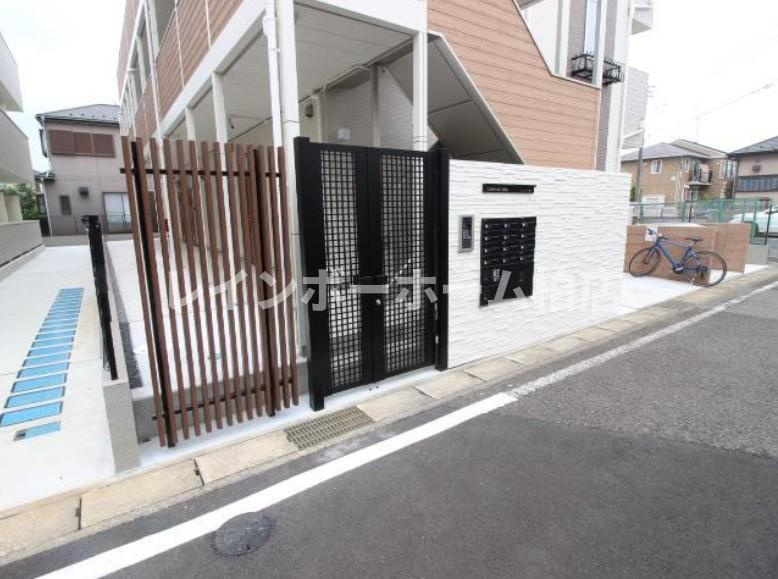 特典：仲介手数料が無料です!!のエントランス|オートロックがあります