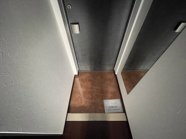 プレジオ日暮通の玄関