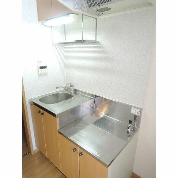大和市西鶴間４丁目のアパートのキッチン