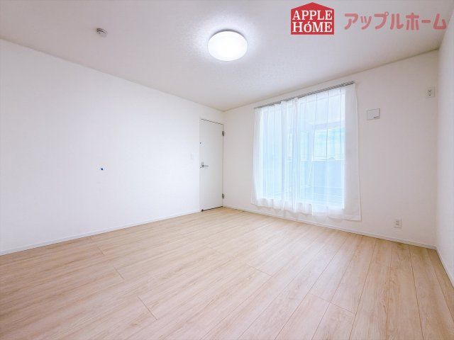 [新築住宅] 行田市向町 第2 全2棟の洋室|２階居室は全室収納あり！たっぷりある収納活用でお部屋もキレイを保てます♪