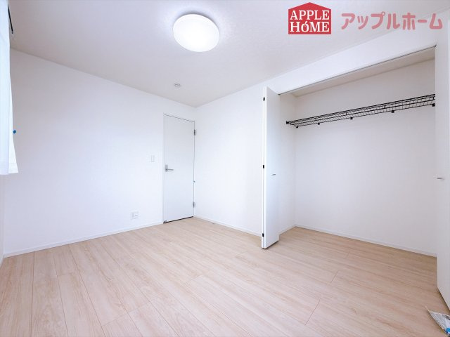 [新築住宅] 行田市向町 第2 全2棟の洋室|２階居室は全室収納あり！たっぷりある収納活用でお部屋もキレイを保てます♪