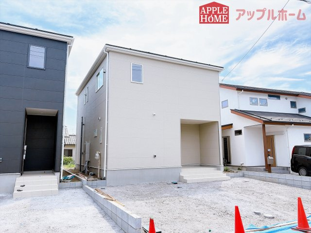 [新築住宅] 行田市向町 第2 全2棟の外観|◆外観写真◆白貴重で清潔感あふれる外観が目を引くお洒落ハウス！ぜひ一度内覧へお越しください！物件の魅力沢山お伝えします！いつでもお気軽にお問合せOKです！TEL「0120-466263」