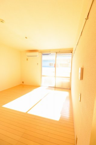 ウッディーハイツの内装|明るい室内です