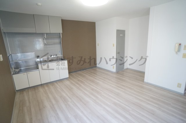 サンライフ安倉の居間・リビング|参考、同建物・同間取りの号室