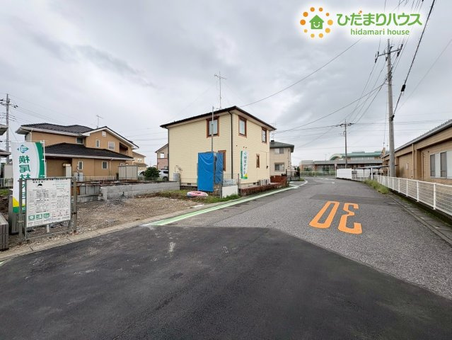 熊谷市妻沼　第5期　新築一戸建て　クライン　01の前面道路含む現地写真