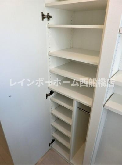 エレンシアKの玄関