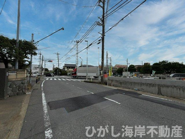 平塚市四之宮5丁目　新築戸建　全4棟の前面道路含む現地写真|6月23日撮影　建築中　現地外観