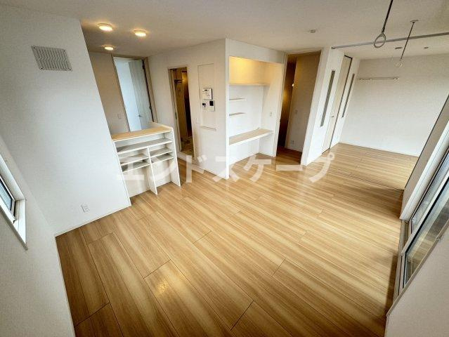Ｃｈａｒlｉｅ Ｂｒoｗｎの居間・リビング|高崎、前橋、伊勢崎エリアのお部屋探しはエンドスケープまで！お客様の理想お聞かせ下さい♪