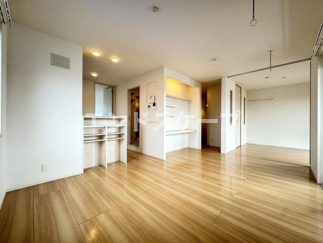 Ｃｈａｒlｉｅ Ｂｒoｗｎの居間・リビング|高崎、前橋、伊勢崎エリアのお部屋探しはエンドスケープまで！お客様の理想お聞かせ下さい♪