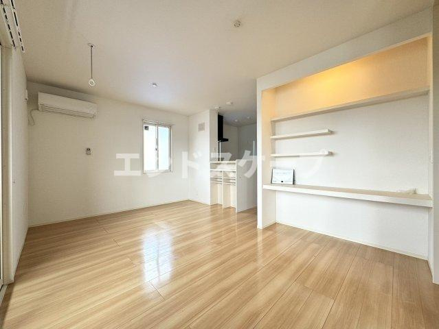 Ｃｈａｒlｉｅ Ｂｒoｗｎの居間・リビング|高崎、前橋、伊勢崎エリアのお部屋探しはエンドスケープまで！お客様の理想お聞かせ下さい♪
