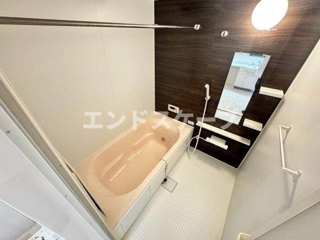 Ｃｈａｒlｉｅ Ｂｒoｗｎの浴室|高崎、前橋、伊勢崎エリアのお部屋探しはエンドスケープまで！お客様の理想お聞かせ下さい♪