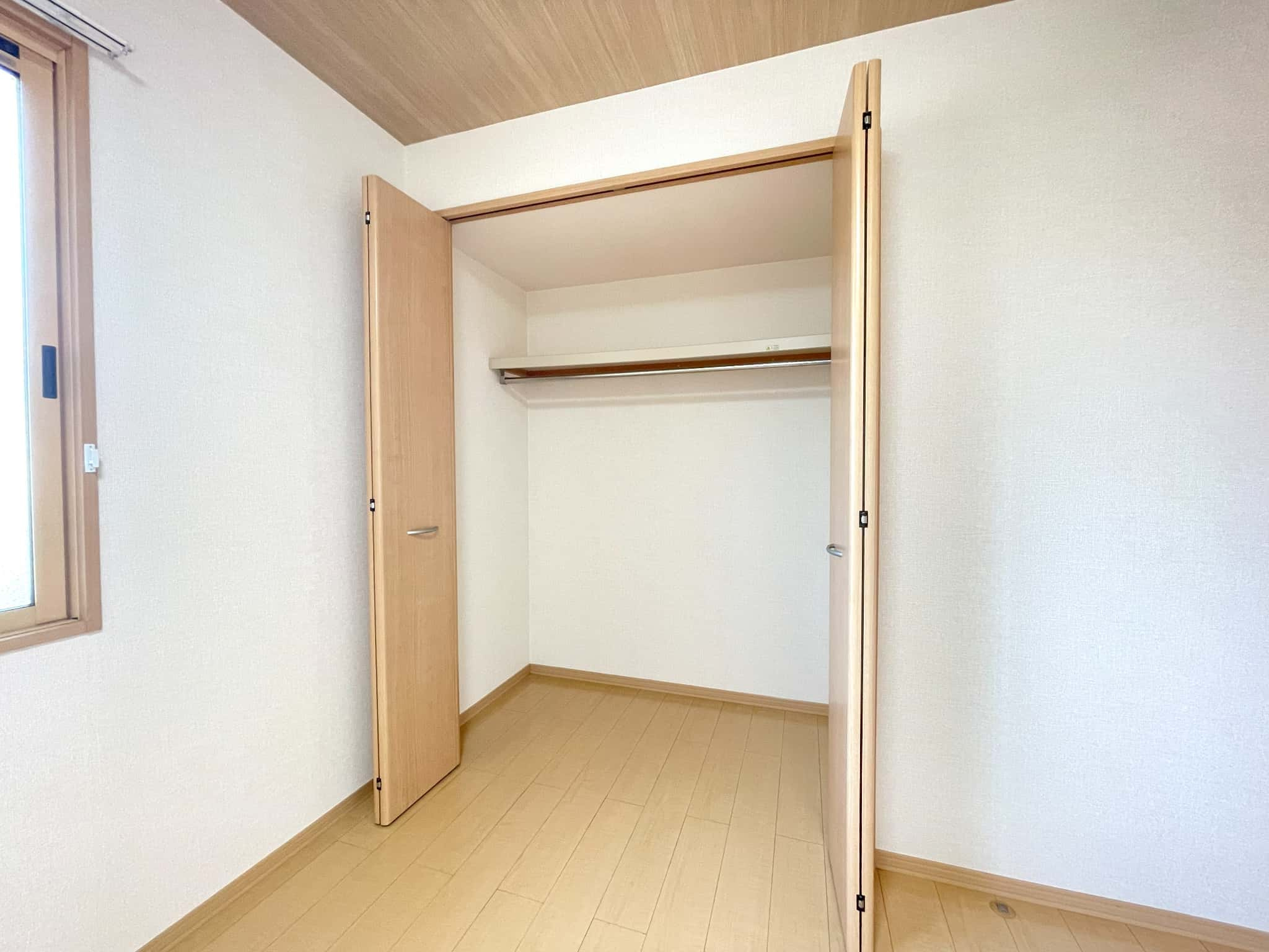 ソレアードⅡの収納|※左右反転タイプ・別室の写真になります。