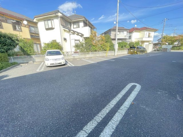 ソレアードⅡの駐車場