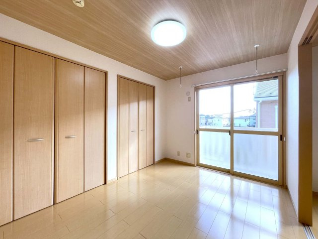 ソレアードⅡの寝室|※左右反転タイプ・別室の写真になります。