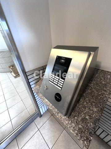 グランベルフォーシーズンズタワーの防犯設備|ドキドキの新生活も、安心してスタート。ぴったりの住まいを見つけませんか？クランディアが一緒に住まい選びをサポートします‼　まずは、お気軽にお問合せください　＃クランディア