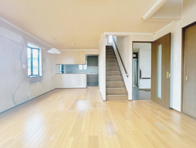 売中古戸建　富士市今泉の居間・リビング