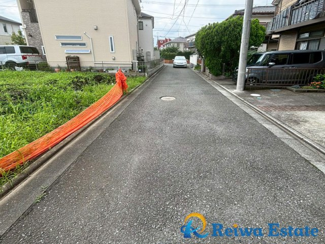 売地　高座郡寒川町小谷3丁目の前面道路含む現地写真