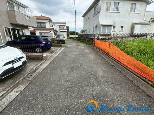 売地　高座郡寒川町小谷3丁目の前面道路含む現地写真