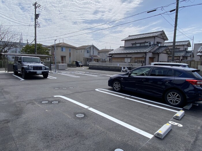 ポワロ　Ⅱの駐車場