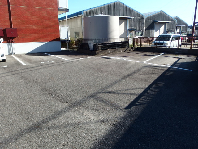 北町マンションの駐車場