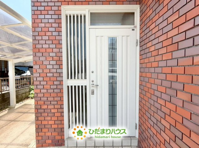 羽生市南1期　中古一戸建ての玄関