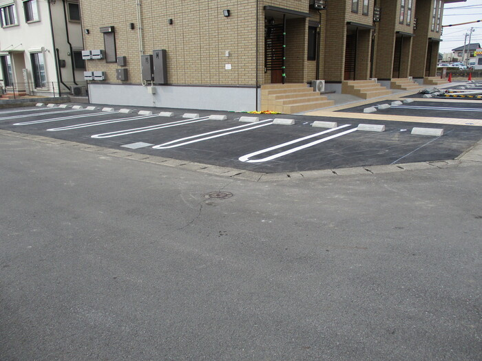 AVITAの駐車場