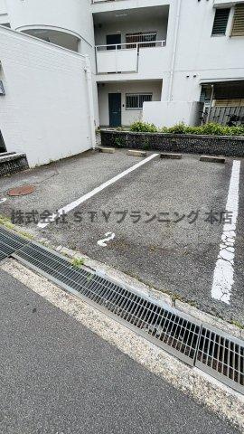仲介手数料0円！シャルム美郷の駐車場