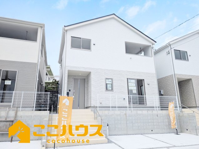 糸満市兼城第4　新築戸建て　全3棟　2号棟の外観|防犯カメラも付いたセキュリティの高いお...