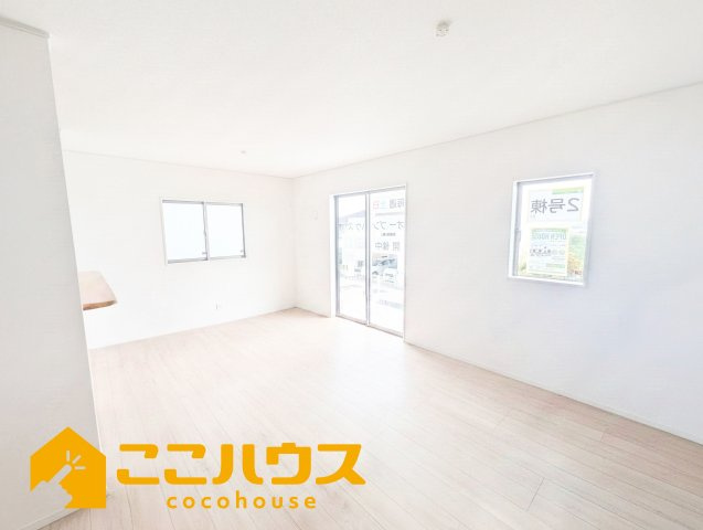 糸満市兼城第4　新築戸建て　全3棟　2号棟の居間・リビング|LDK16帖
