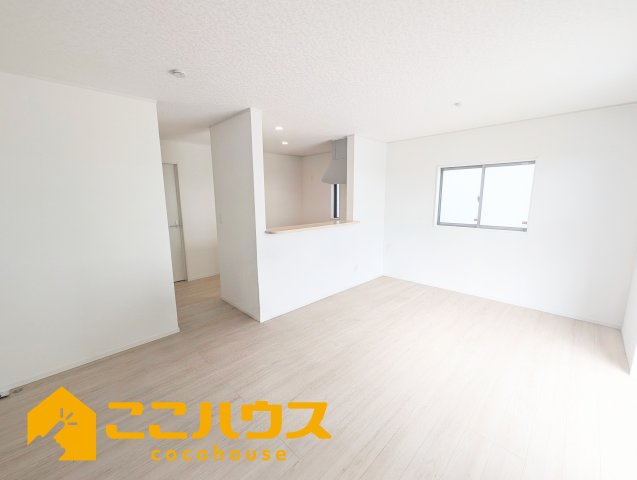 糸満市兼城第4　新築戸建て　全3棟　2号棟の内装|LDK16帖
