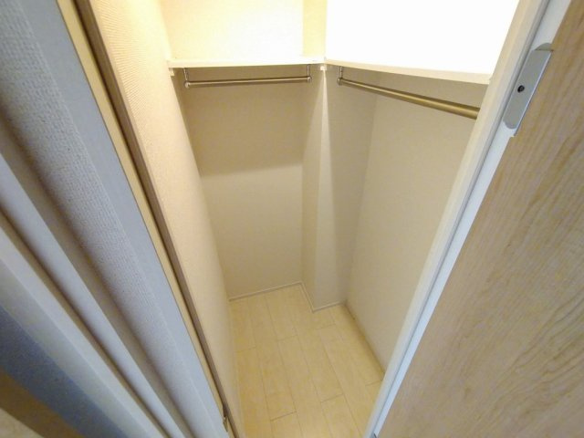 クレイノ港北Ⅱの内装|ウォークインクローゼット