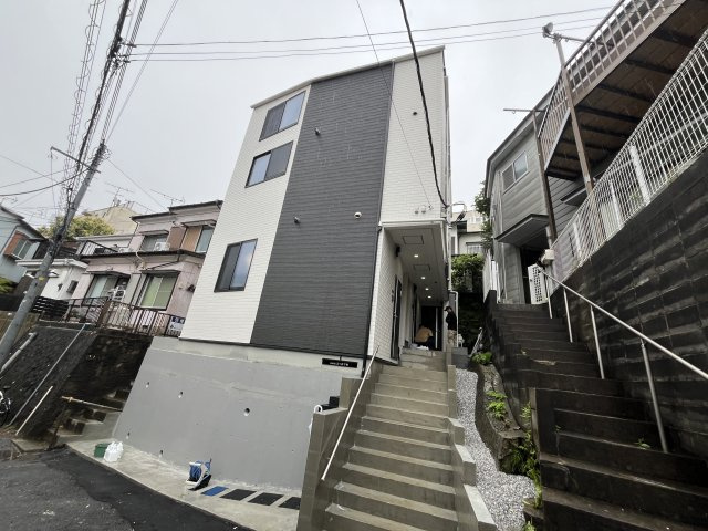 BASE三ツ沢下町の外観