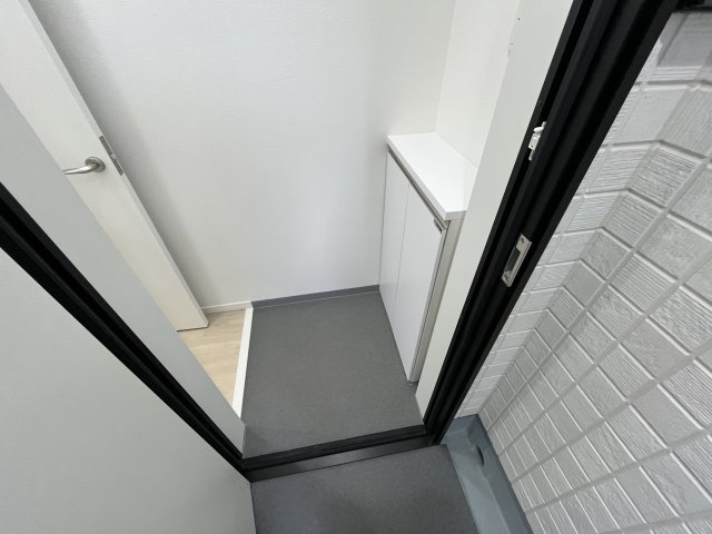 BASE三ツ沢下町の玄関