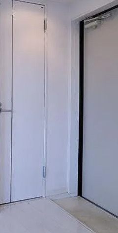 ＩＬ　ＲＯＳＳＯ町屋の玄関