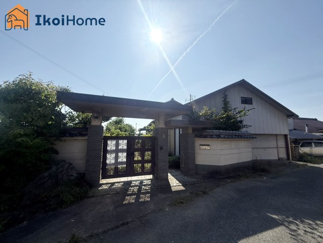 神戸市西区岩岡町岩岡　中古戸建の駐車場|●年中無休：当日予約可●カースペース1台分！周辺交通量少なく入出庫も楽々安心！
