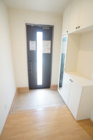 南口1丁目戸建貸家の玄関